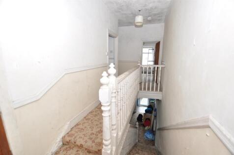 First floor, part galleried landing