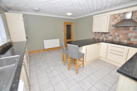 Kitchen/dining/family room