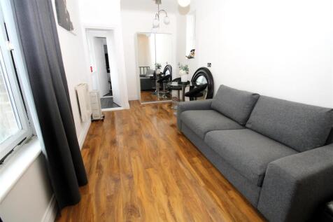 Lounge3.JPG