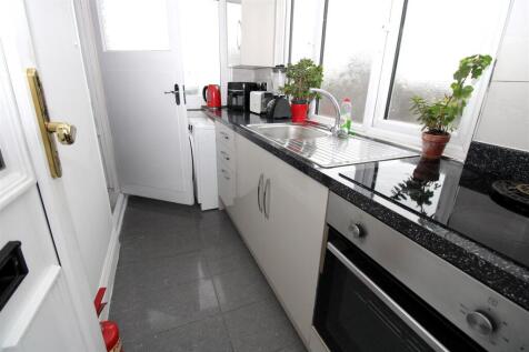 Kitchen1.JPG
