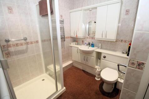 Shower room 1.JPG