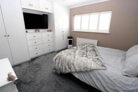 Bed 2 (1).JPG