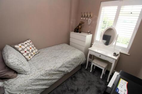 Bed 3.JPG