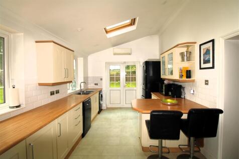 Kitchen.JPG