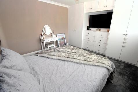 Bed 2.JPG