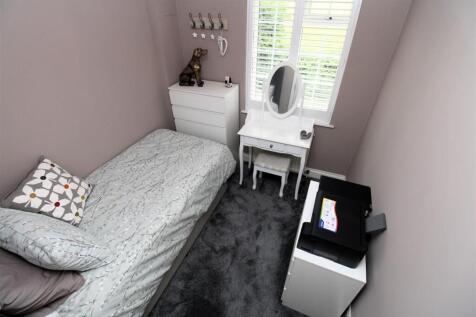 Bed 3(1).JPG