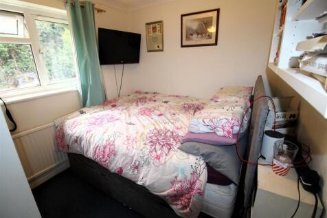 Bed 1.JPG