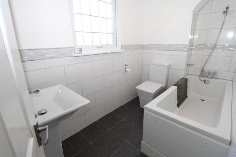 Bathroom.JPG