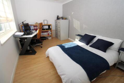 Bed 4.JPG
