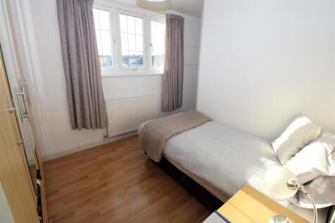 Bed 3.JPG