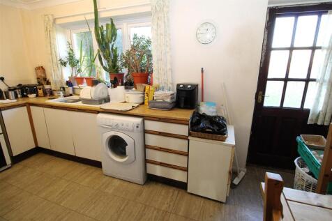 Annexe kitchen2.JPG