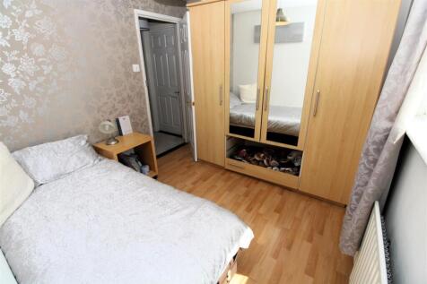 NEW BEDROOM 1.JPG
