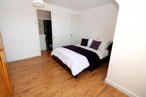 NEW BEDROOM 2 2.JPG