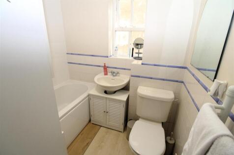 Bathroom.JPG