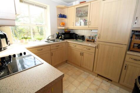 Kitchen2.JPG