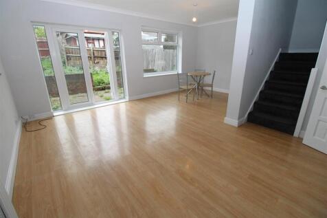 NEW LOUNGE1.JPG