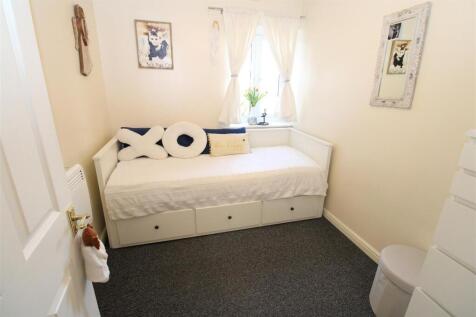 Bed 2.JPG