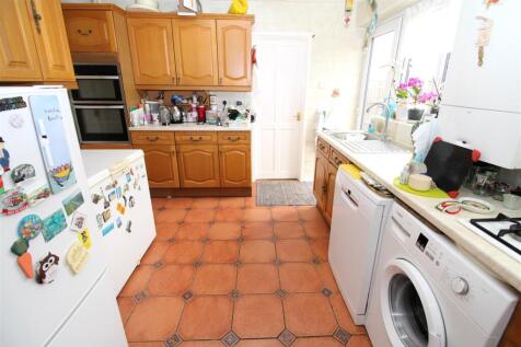 Kitchen2.JPG