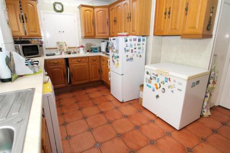 Kitchen1.JPG