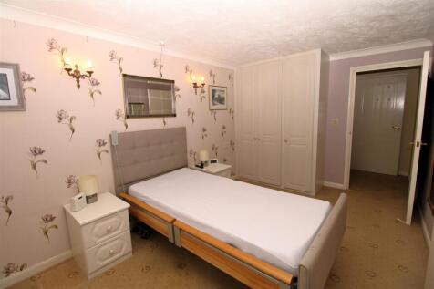 Bed 1(1).JPG