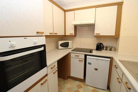 Kitchen2.JPG