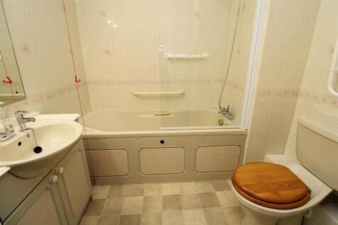 NEW BATHROOM.JPG