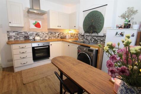 kitchen 1.JPG