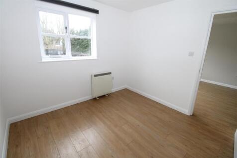 Bedroom 1.JPG