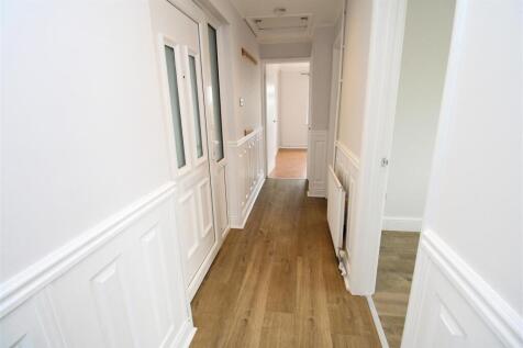 Hallway.JPG