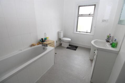 Bathroom 1.JPG