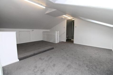 Loft room1.JPG