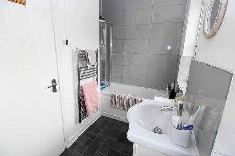 Bathroom.JPG
