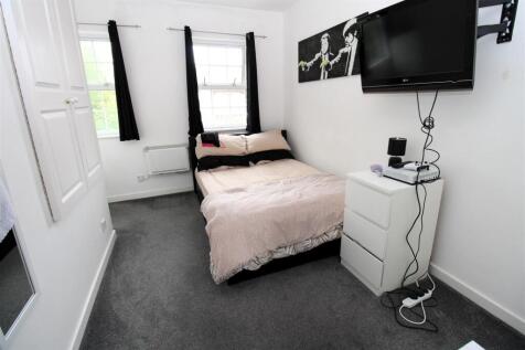 Bedroom 1.JPG
