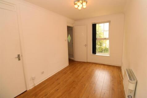 NEW LOUNGE2.JPG