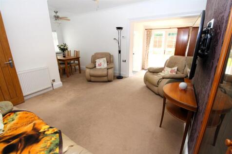 Lounge1.JPG