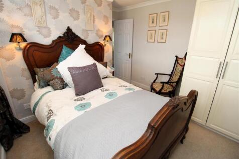Bed 3(1).JPG