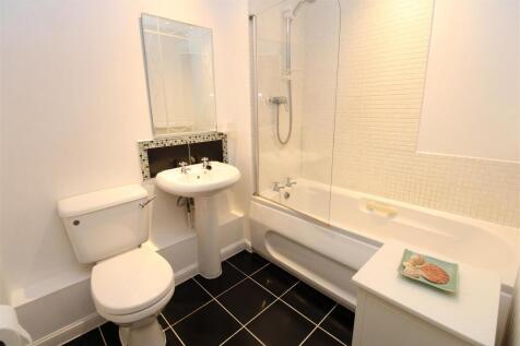 NEW BATHROOM.JPG