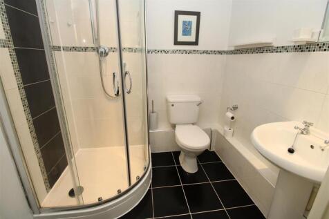 NEW EN SUITE.JPG