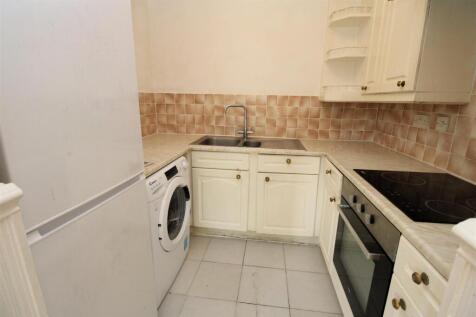 Kitchen1.JPG