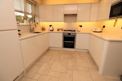 Kitchen1.JPG