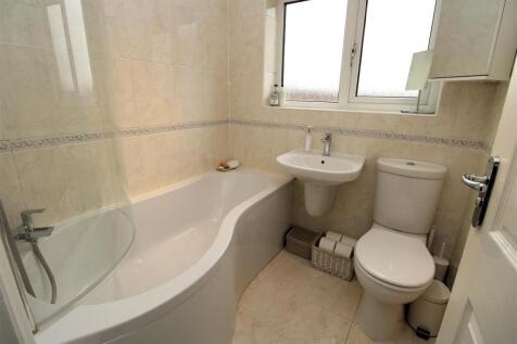 Bathroom.JPG