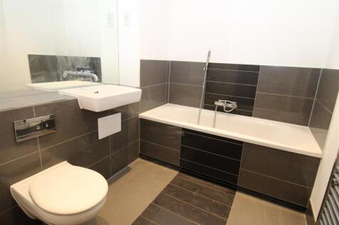 Bathroom.JPG