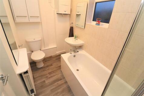 bathroom 3 new .jpg
