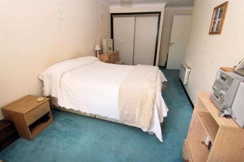 NEW BEDROOM1.JPG