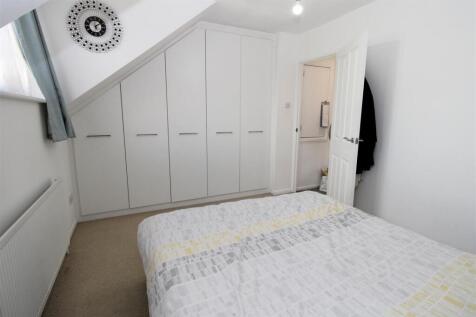 Bed 1(1).JPG