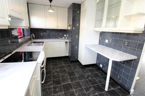 Kitchen2.JPG