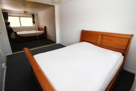Bed 1.JPG