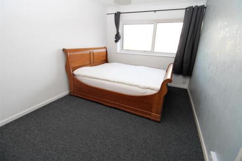 Bed 1(1).JPG