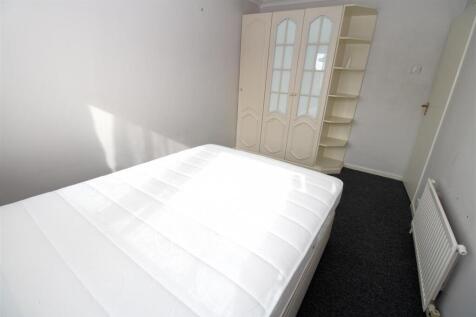 Bed 2(1).JPG