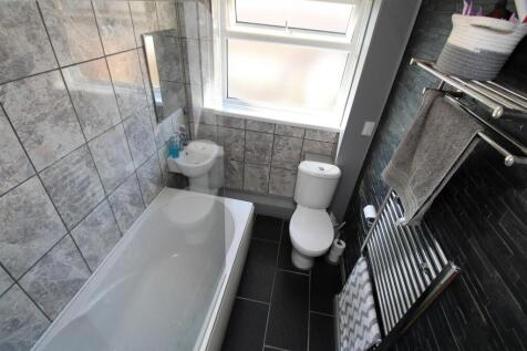 Bathroom.JPG
